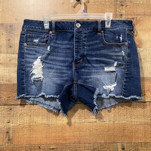 American Eagle Tomgirl Distressed Jean Shorts Size 16